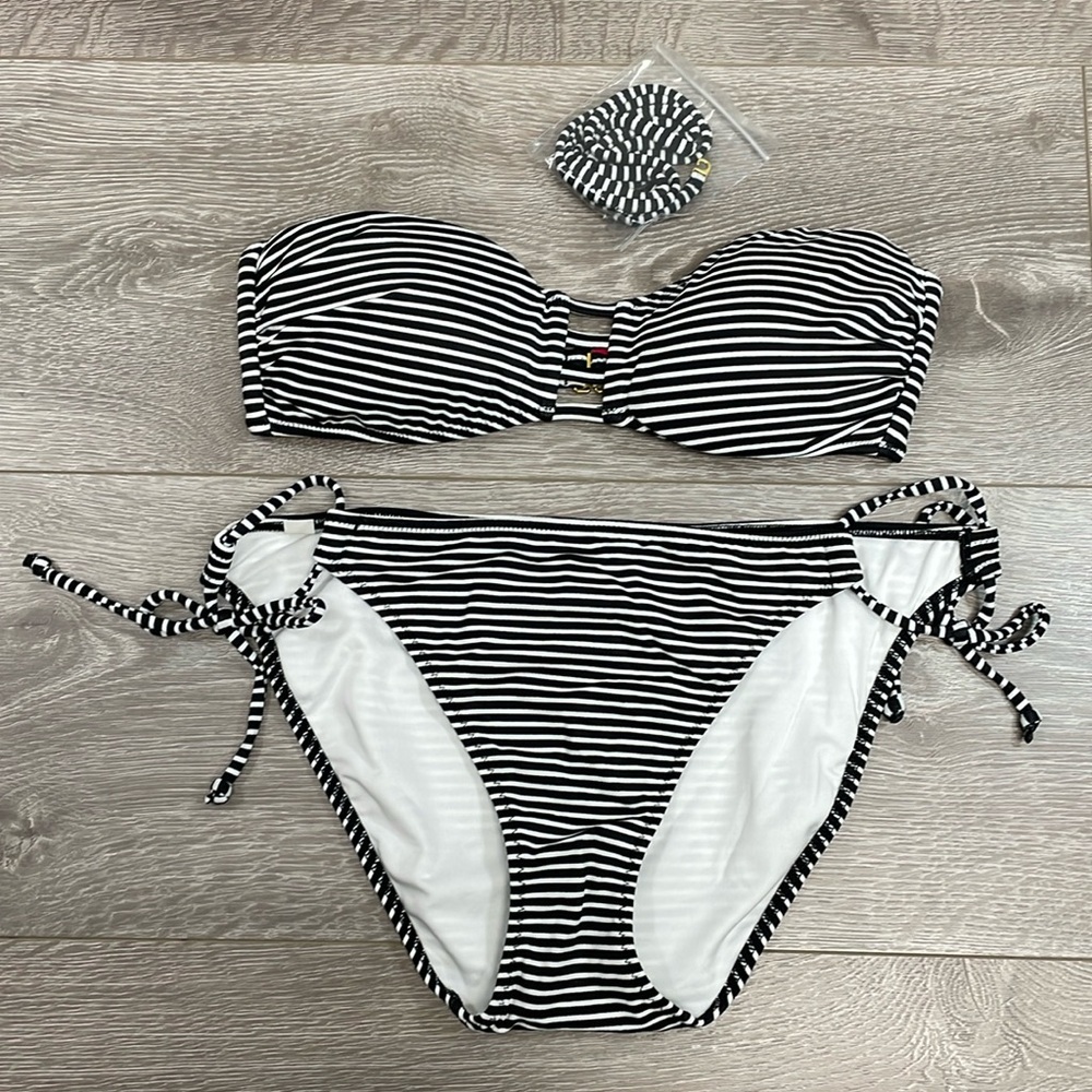 NWOT Victoria’s Secret The Bow Bikini Side Tie Bottom and Strappy Bandeau Top M
